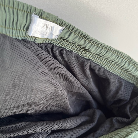 Green Zara swim trunks - size XL - Picture 2 of 3